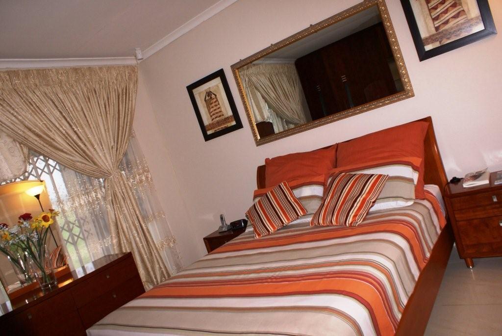 Ekhaya Lodge Pietermaritzburg Bilik gambar